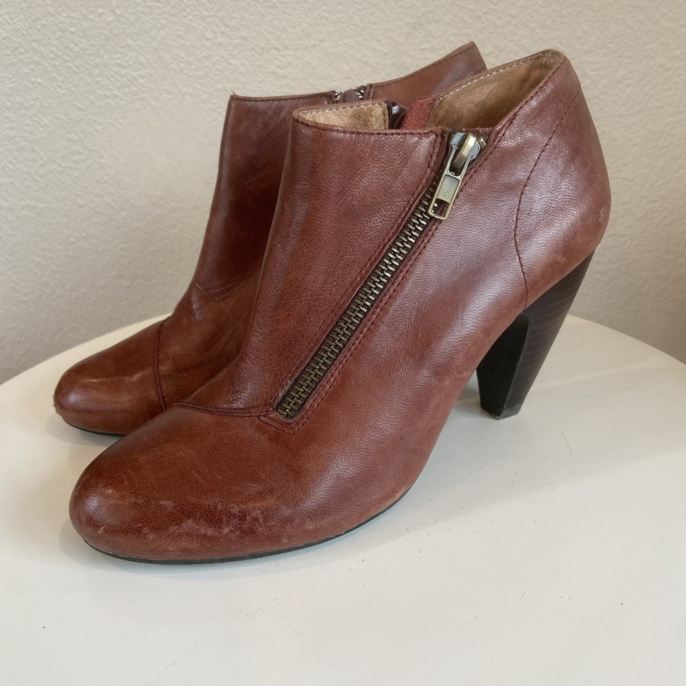 Miz Mooz Foster Ankle Boot Bootie Red Almond Toe Side Zip Leather Heeled 7